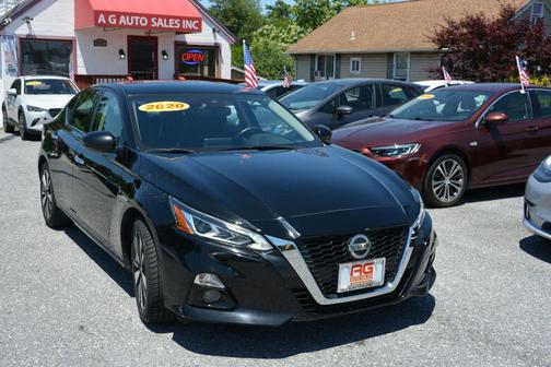Black 2020 Nissan Altima 2.5 SV