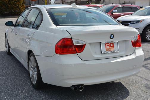 2006 BMW 325 325i Sedan 4D