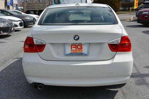 2006 BMW 325 325i Sedan 4D