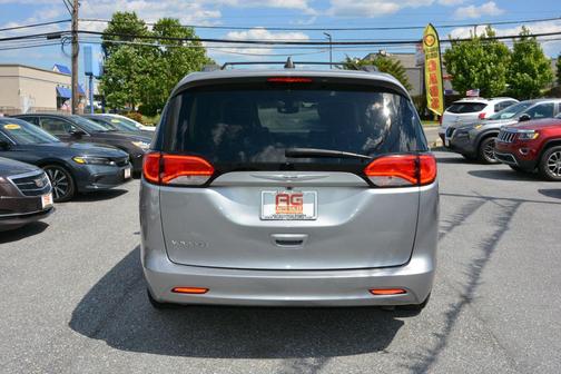 Silver 2021 Chrysler Voyager LXI