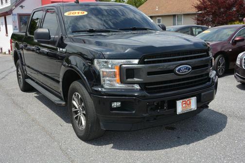 Black 2019 Ford F-150 XLT