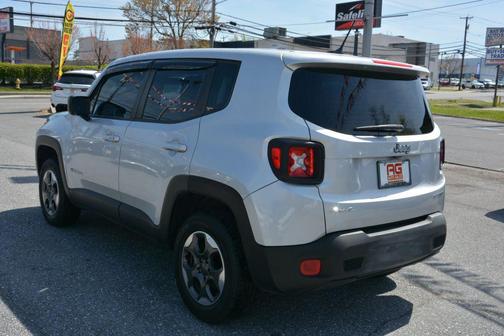 Silver 2016 Jeep Renegade Sport