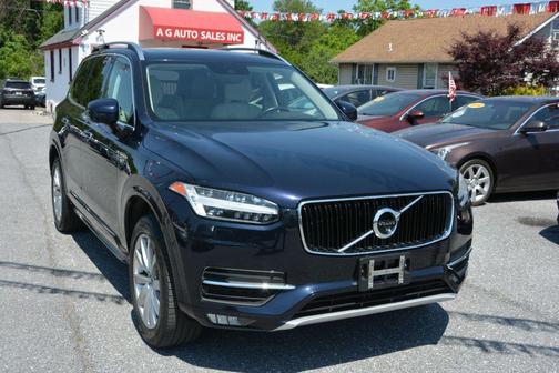 Blue 2016 Volvo XC90 T6 Momentum