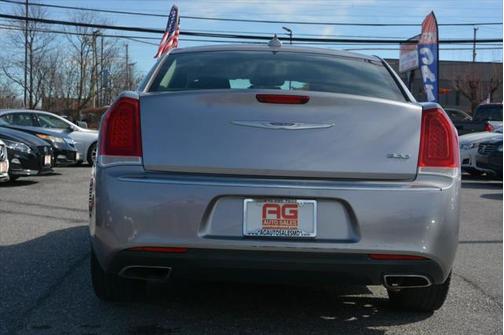2018 Chrysler 300 Limited