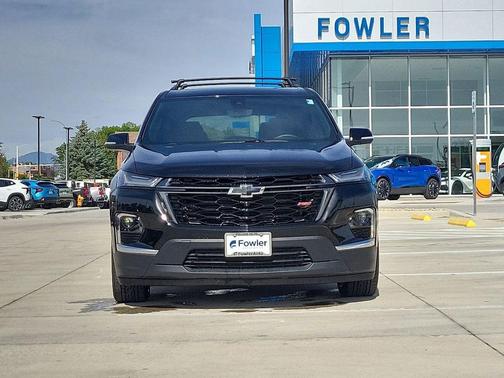 Mosaic Black Metallic 2023 Chevrolet Traverse RS