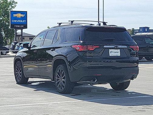 Mosaic Black Metallic 2023 Chevrolet Traverse RS