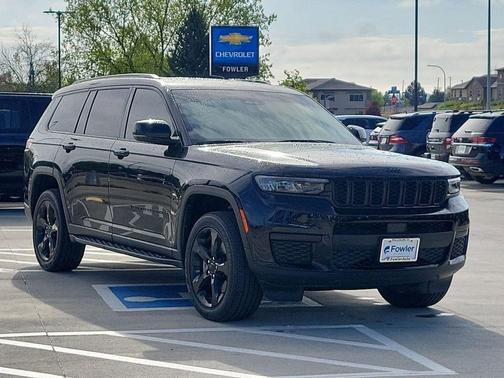 Diamond Black Crystal Pearlcoat 2023 Jeep Grand Cherokee L Altitude