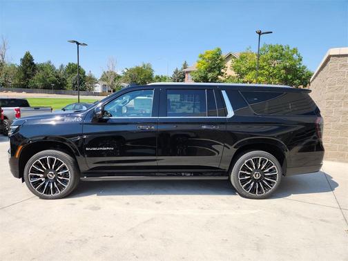2025 Chevrolet Suburban 4WD High Country