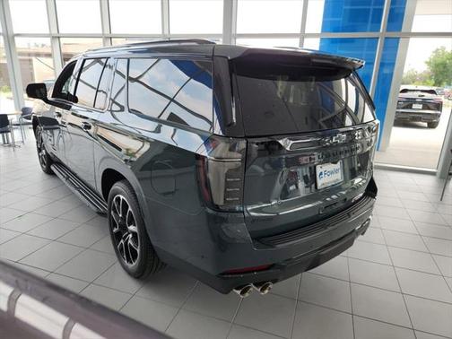 2025 Chevrolet Suburban RST