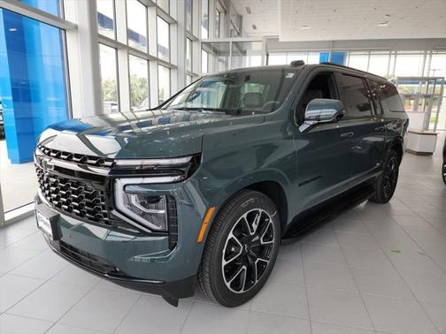 2025 Chevrolet Suburban RST