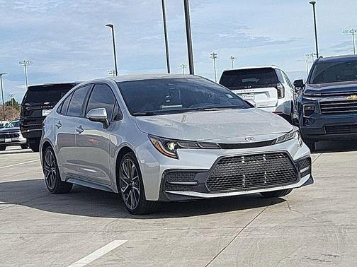 Classic Silver Metallic 2021 Toyota Corolla SE