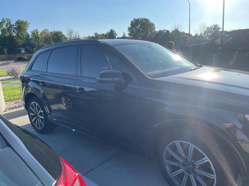 2023 Audi Q7 45 Premium Plus