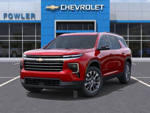 Radiant Red Tintcoat 2026 Chevrolet Traverse LT