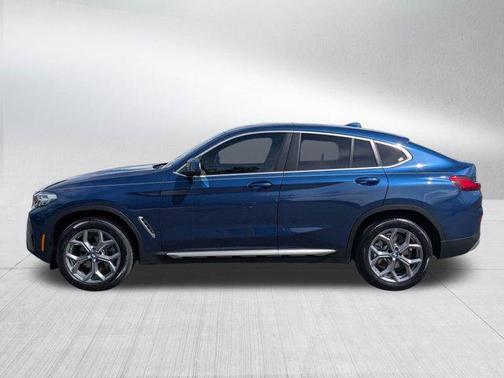 2025 BMW X4 xDrive30i