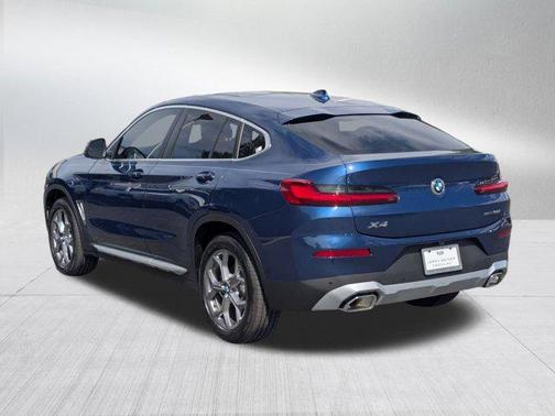 2025 BMW X4 xDrive30i