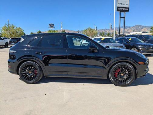 2023 Porsche Cayenne GTS