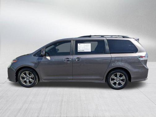 2019 Toyota Sienna SE