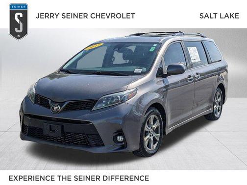 2019 Toyota Sienna SE