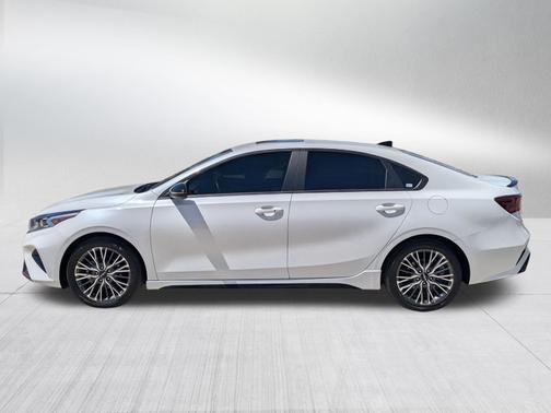Snow White Pearl 2024 Kia Forte GT-Line
