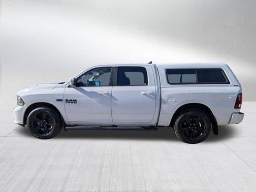 2017 RAM 1500 Night Crew Cab 4x4 5'7' Box