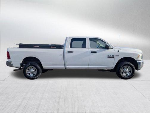 2017 RAM 2500 Tradesman Crew Cab 4x4 8' Box