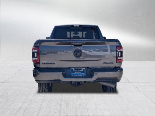 2022 RAM 2500 Laramie Crew Cab 4x4 6'4' Box