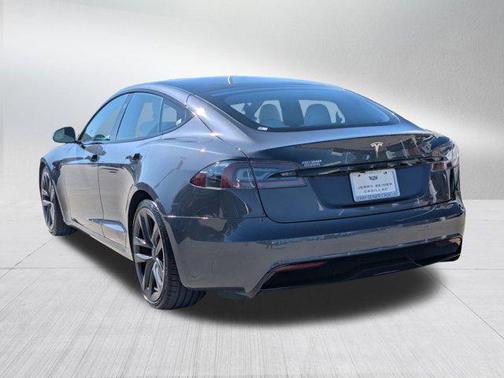 2022 Tesla Model S Base