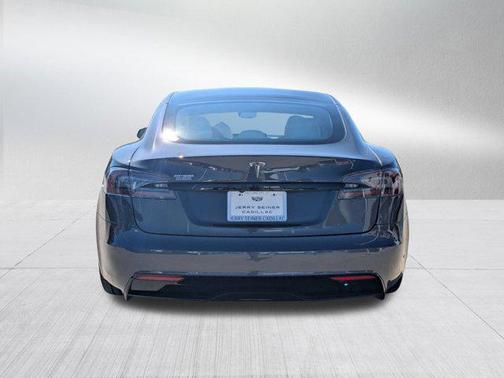 2022 Tesla Model S Base