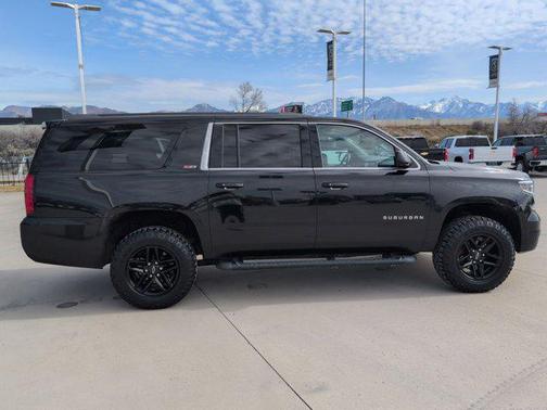 2017 Chevrolet Suburban LT