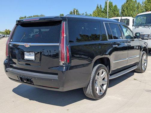 2017 Cadillac Escalade ESV Luxury