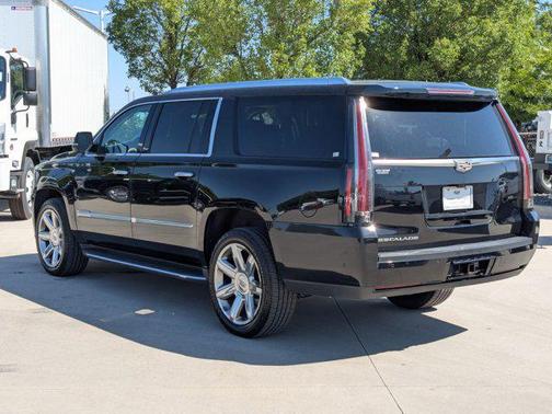 2017 Cadillac Escalade ESV Luxury