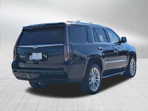 2017 Cadillac Escalade Luxury
