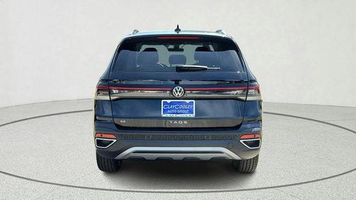 Deep Black Pearl 2025 Volkswagen Taos 1.5T SE
