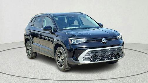 Deep Black Pearl 2025 Volkswagen Taos 1.5T SE