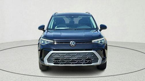 Deep Black Pearl 2025 Volkswagen Taos 1.5T SE