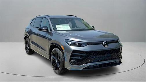 2025 Volkswagen Tiguan 2.0T SE R-Line Black