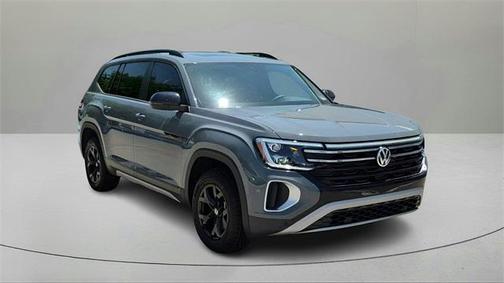2025 Volkswagen Atlas 2.0T SE