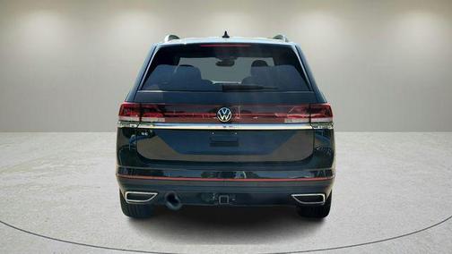 deep black pearl 2026 Volkswagen Atlas 2.0T SE w/Technology