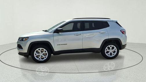 Silver Zynith Metallic Clearcoat 2024 Jeep Compass Latitude