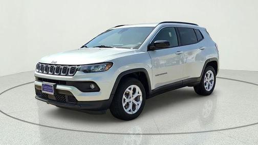 Silver Zynith Metallic Clearcoat 2024 Jeep Compass Latitude