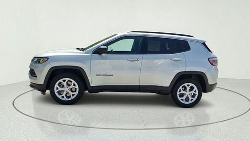 Silver Zynith Metallic Clearcoat 2024 Jeep Compass Latitude