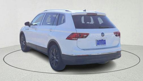 Pure White 2024 Volkswagen Tiguan 2.0T SE