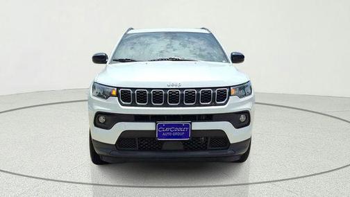 Bright White Clearcoat 2024 Jeep Compass Latitude