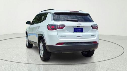 Bright White Clearcoat 2024 Jeep Compass Latitude