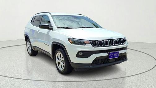 Bright White Clearcoat 2024 Jeep Compass Latitude