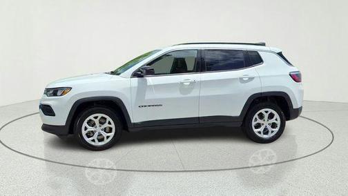Bright White Clearcoat 2024 Jeep Compass Latitude