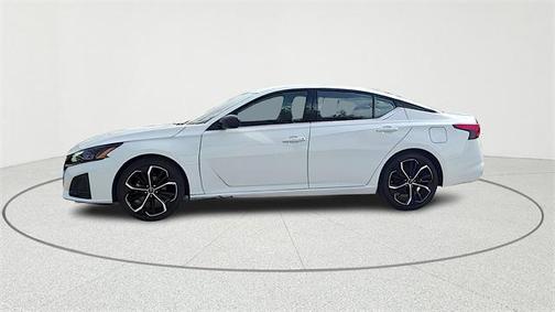 2024 Nissan Altima SR FWD