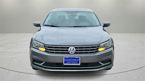 2018 Volkswagen Passat 2.0T SE