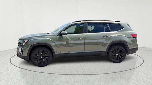 avocado green pearl 2026 Volkswagen Atlas 2.0T SE w/Technology