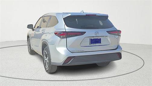 2024 Toyota Highlander 